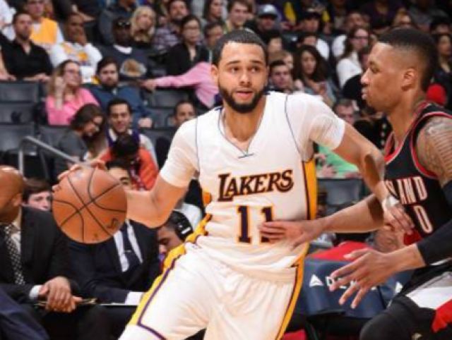 借由球路配 借由球路配